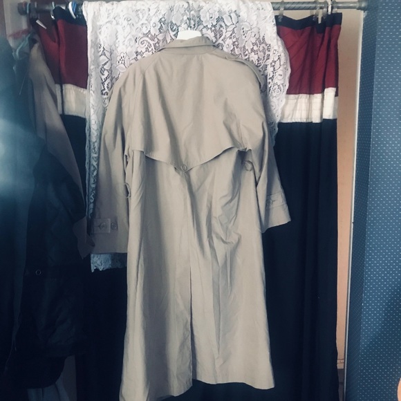 Raincoat - Picture 3 of 5